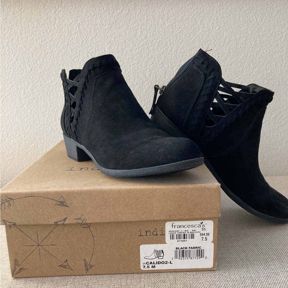 Indigo Road sueded ankle booties, size 7.5.